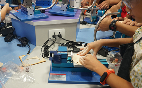 中小學勞技課程開(kāi)展創意木工 傳承非遺木(mù)工魅(mèi)力