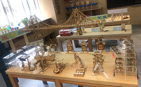 XENDOLL小型激光雕刻機能讓(ràng)你的產品更多選擇