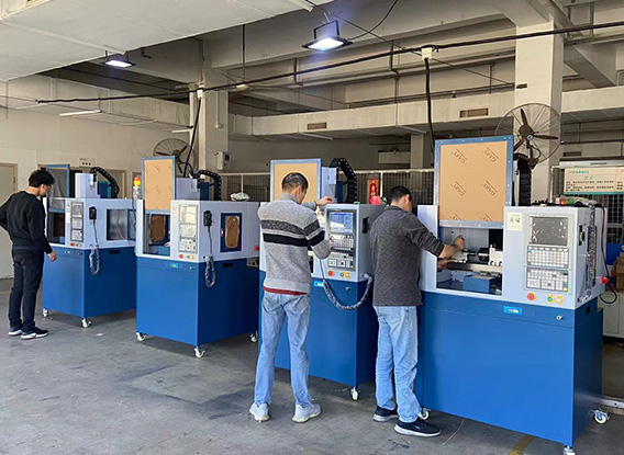 小型工廠的好(hǎo)助手——星空无限传媒官网桌麵(miàn)型四軸數控銑床